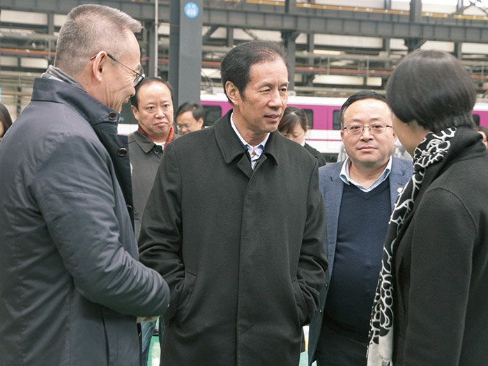  原四川省人大副主任陳光志一行蒞臨四川發(fā)展新筑股份調(diào)研指導(dǎo)工作,公司董事長肖光輝陪同