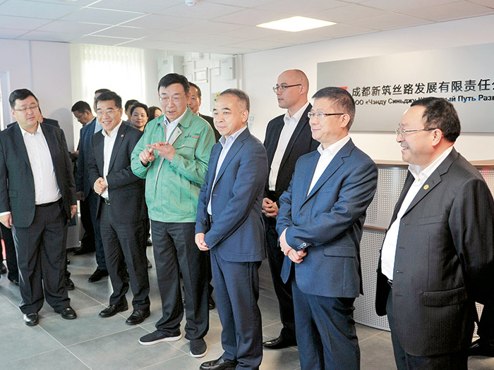  2018.8.29四川省委常委、成都市委書記范銳平視察新筑股份“中白工業(yè)園”項(xiàng)目投產(chǎn)運(yùn)營儀式